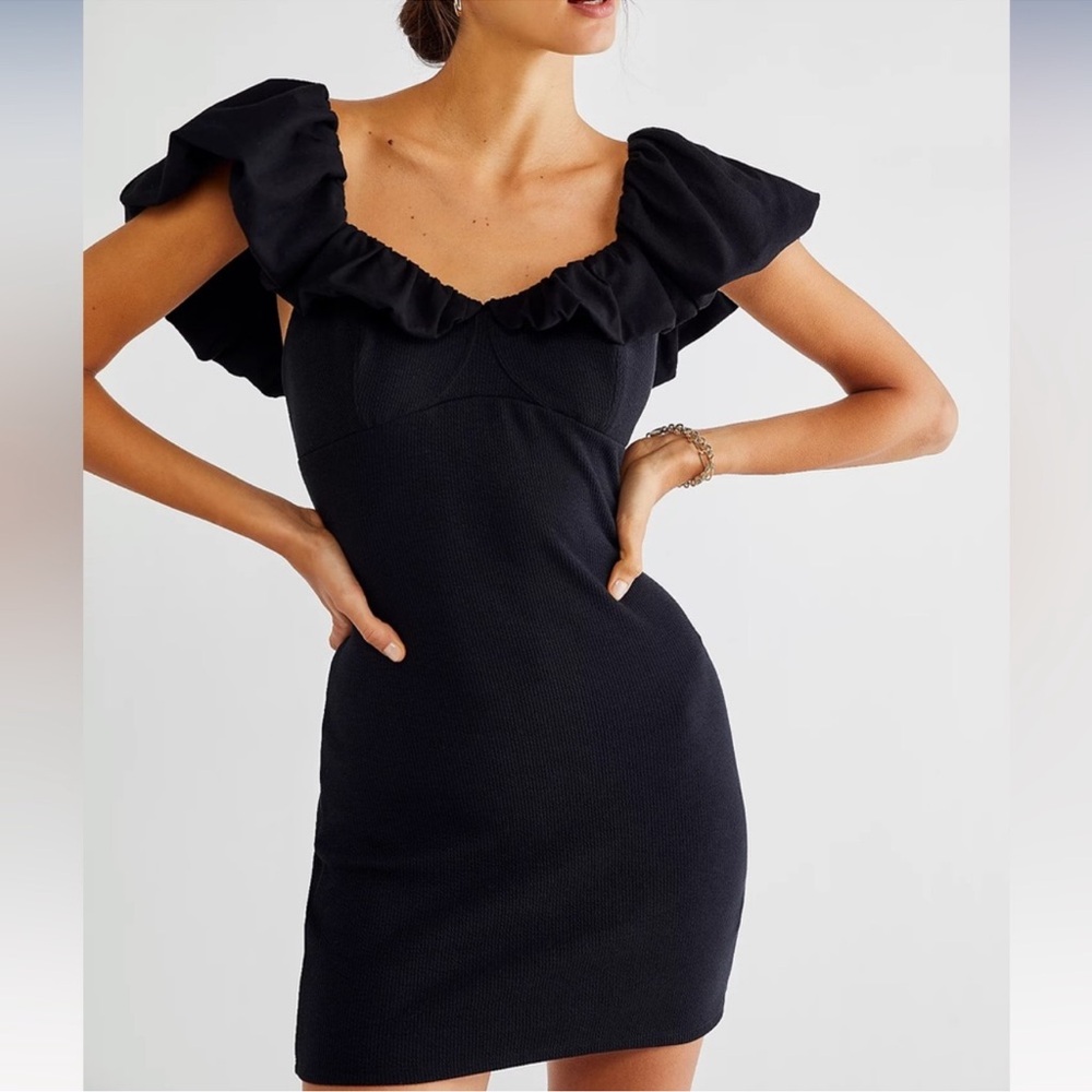 FREE PEOPLE BEACH Talia Puff Sleeve Mini Dress Size Medium Ribbed Black‎